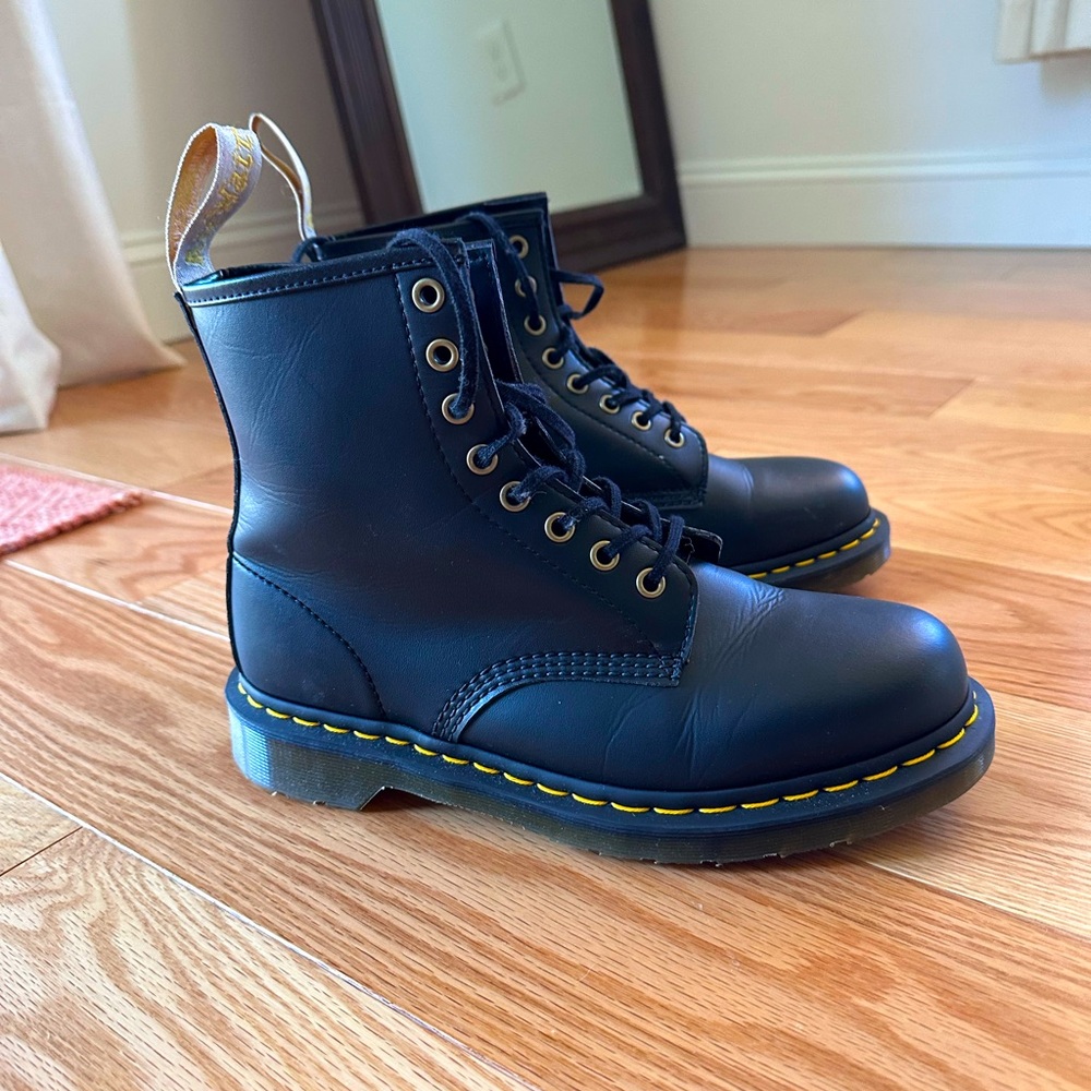 Vegan Womens Dr. Martens 1460 Felix Lace Up Boots